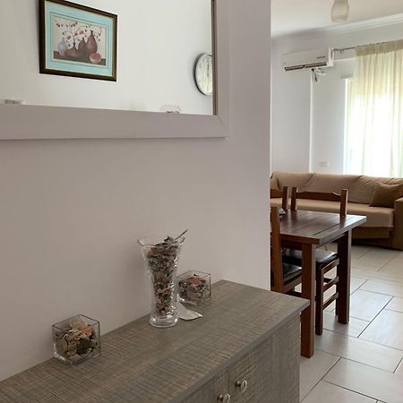 Sea Apartments Himarë Extérieur photo