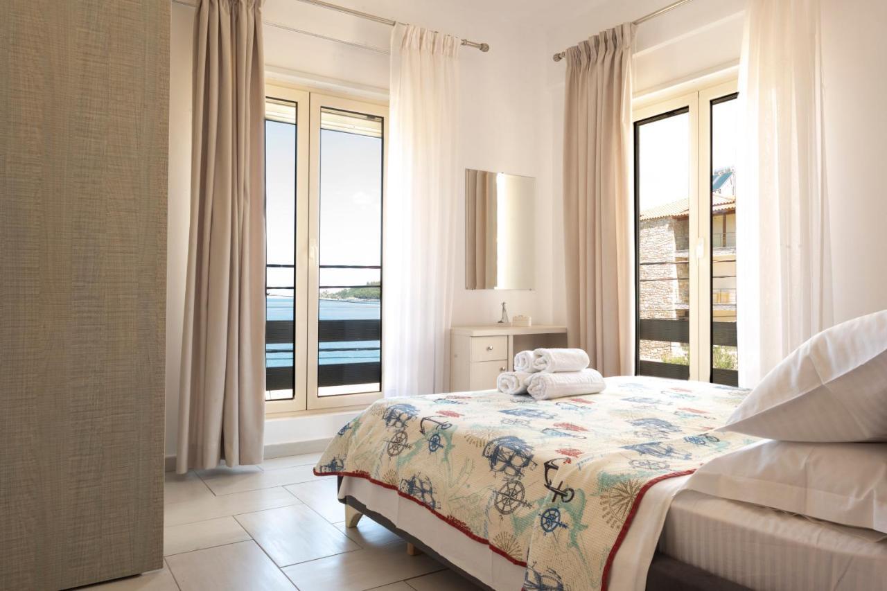 Sea Apartments Himarë Extérieur photo