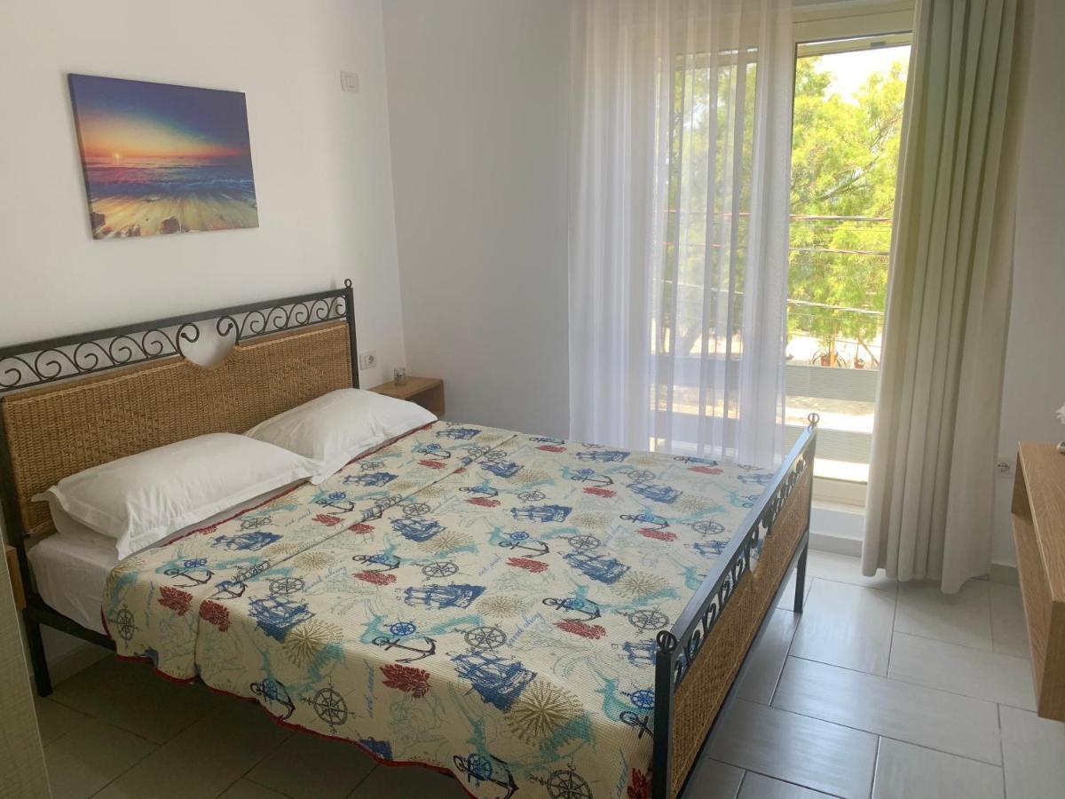 Sea Apartments Himarë Extérieur photo