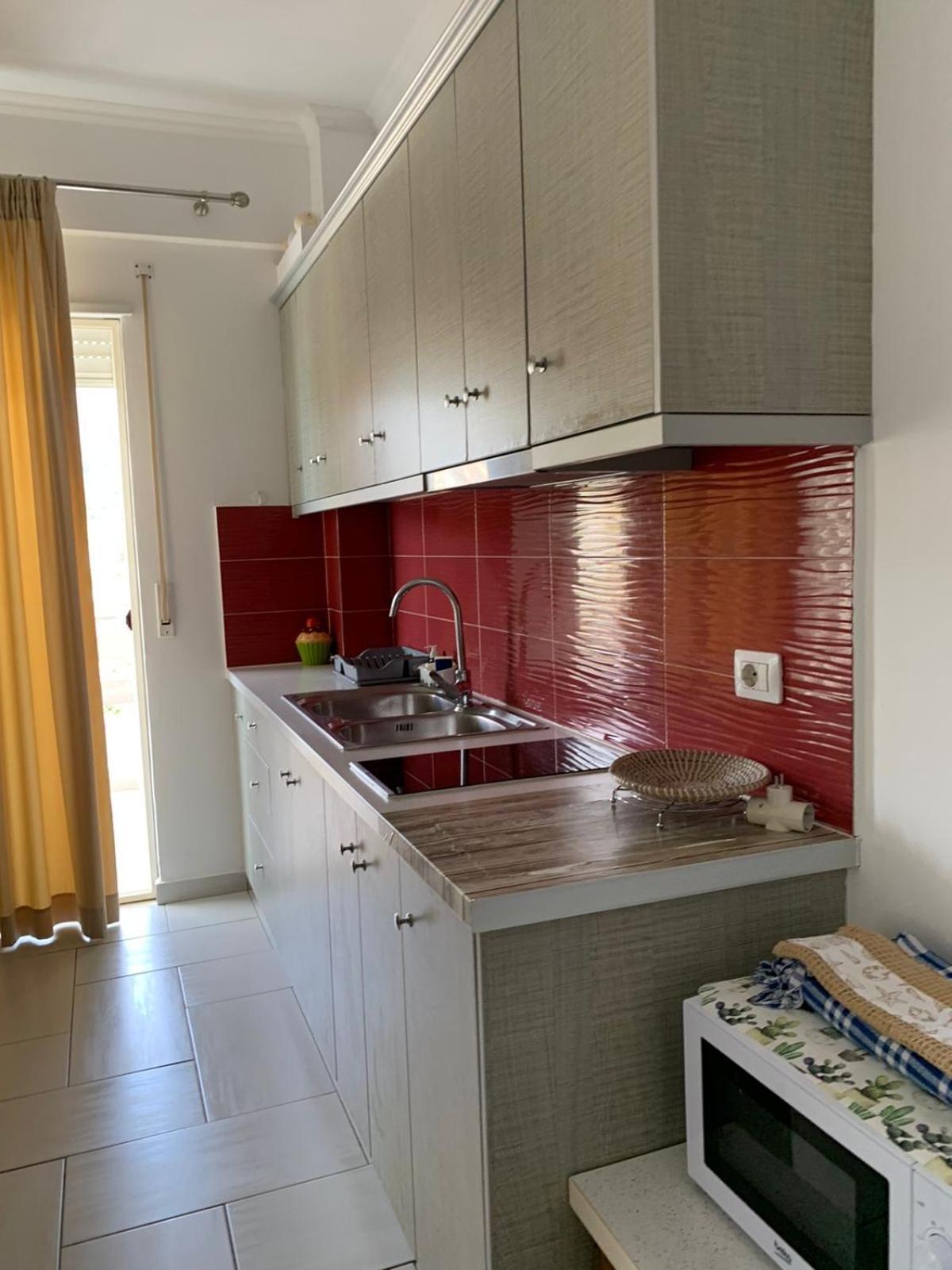 Sea Apartments Himarë Extérieur photo