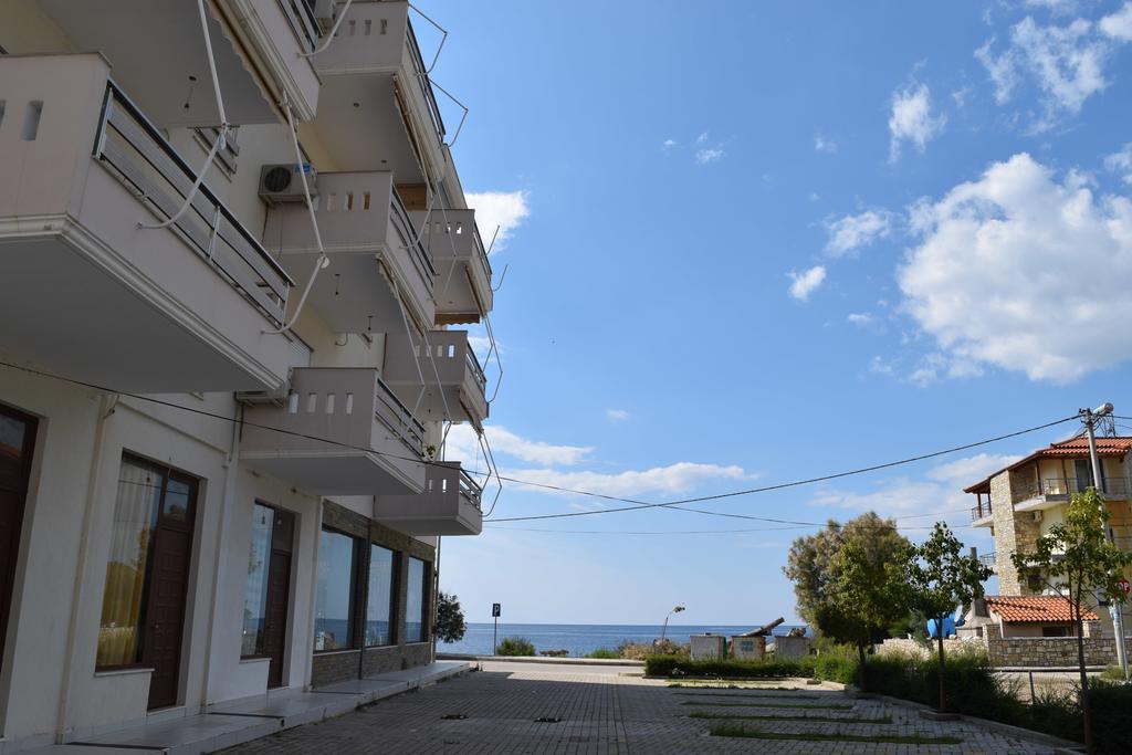 Sea Apartments Himarë Extérieur photo